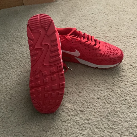 red nike air max - Picture 3 of 3